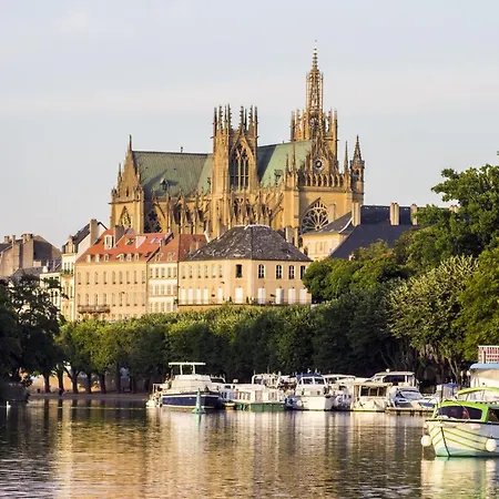 ☆ 4 ☆ Vue Vieille ☆ Netflix ☆ Metz